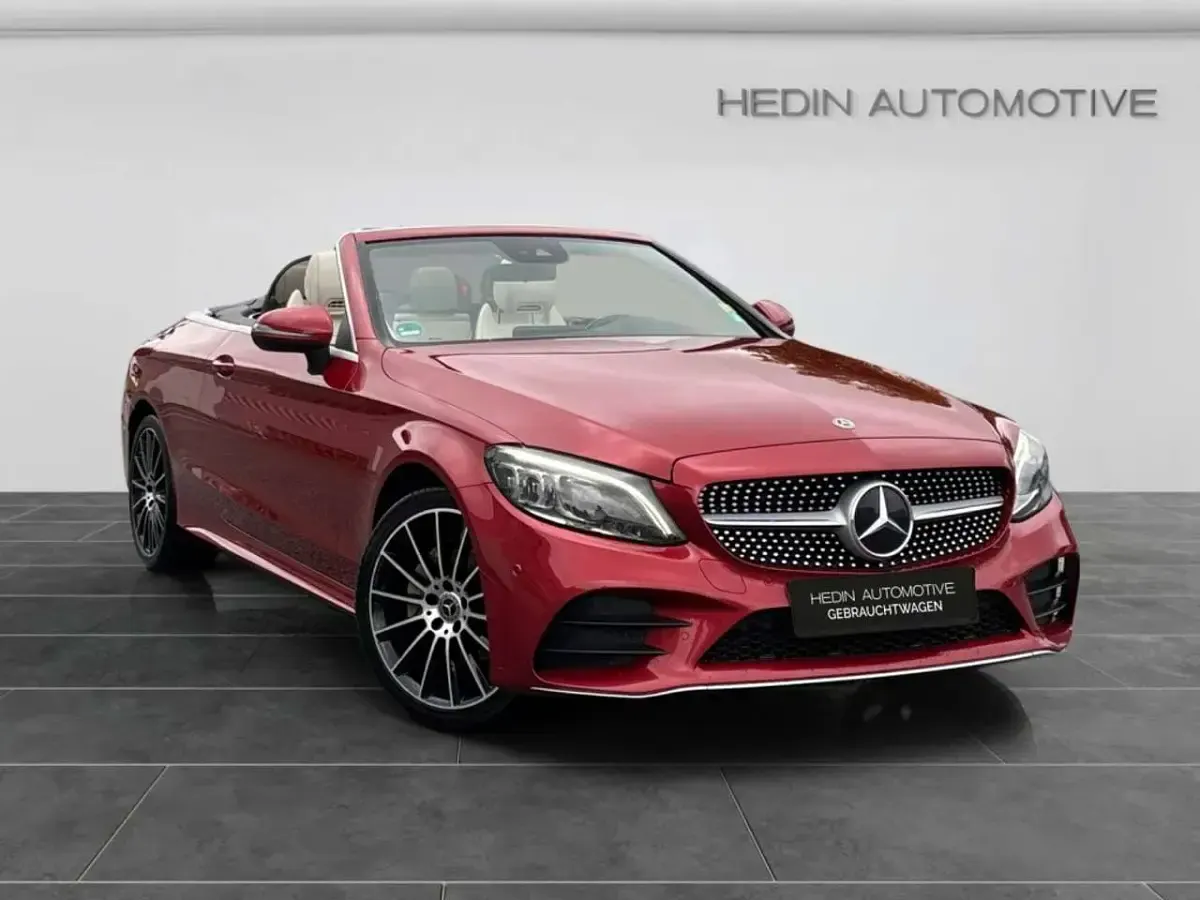 Gebraucht Mercedes C220 AMG 194 PS (142 kW) 2018 Rot Cabrio