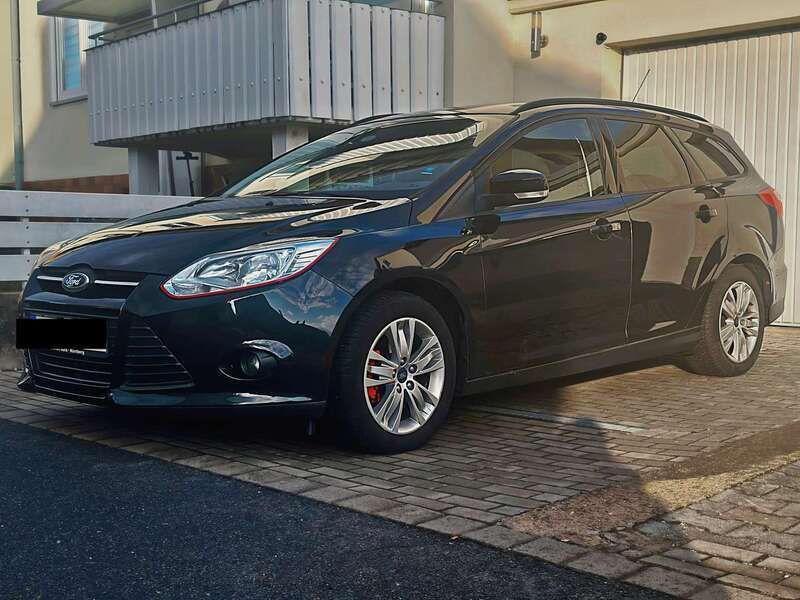 Schwarz Gebraucht 2013 Ford Focus Trend Kombi | 6.000 € (Fairer Preis) - Bild 1/4