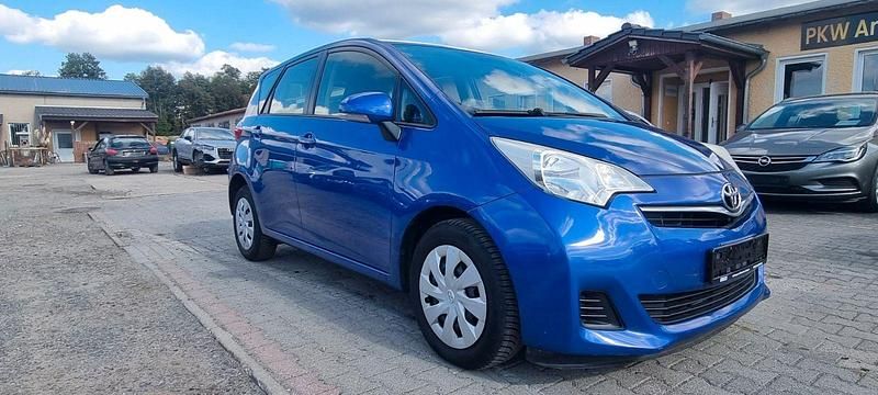 Blau Gebraucht 2012 Toyota Verso-S Life Kombi | 5.750 € (Fairer Preis) - Bild 1/4
