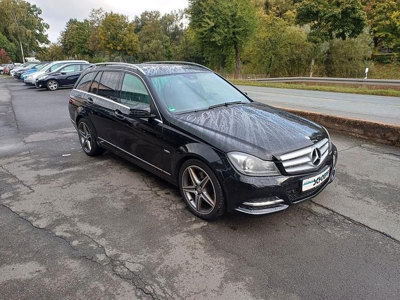 Schwarz Gebraucht 2012 Mercedes C300 Avantgarde Kombi | 9.990 € (Guter Preis) - Bild 1/4