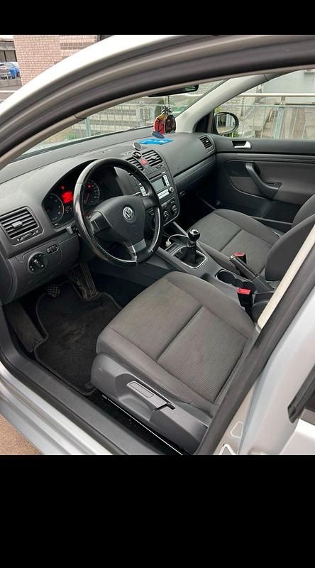 Silber Gebraucht 2007 VW Golf V Limousine | 3.599 € (Teuer) - Bild 1/4