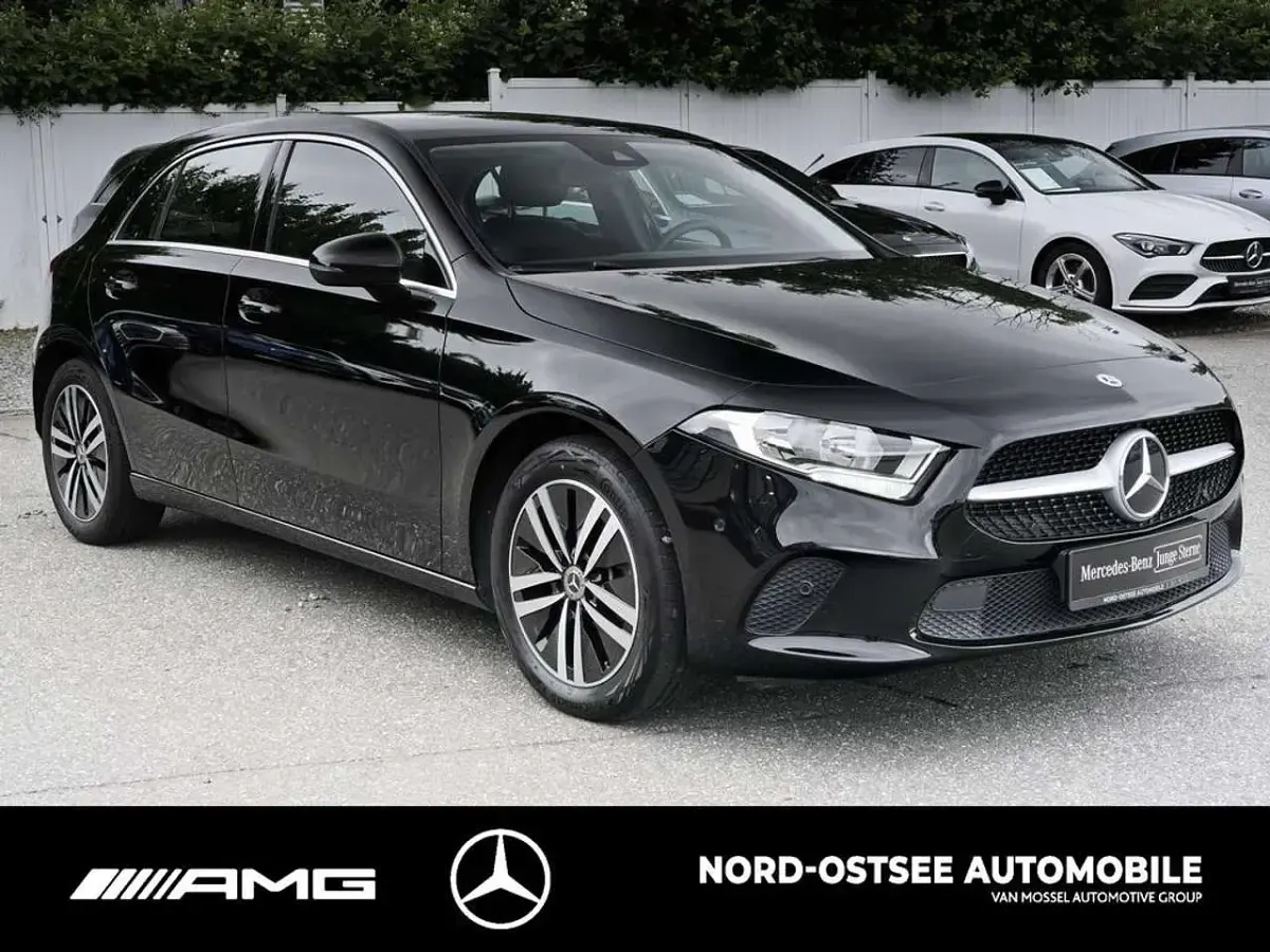 Gebraucht Mercedes A250 Progressive 160 PS (117 kW) 2021 Unilack nachtschwarz Limousine