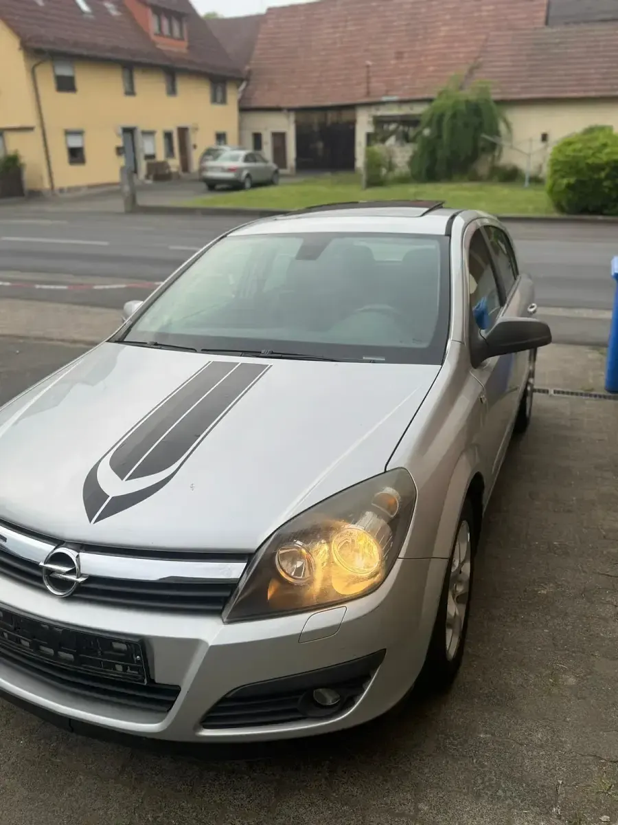 Gebraucht Opel Astra Sport 140 PS (102 kW) 2006 Silber Kleinwagen