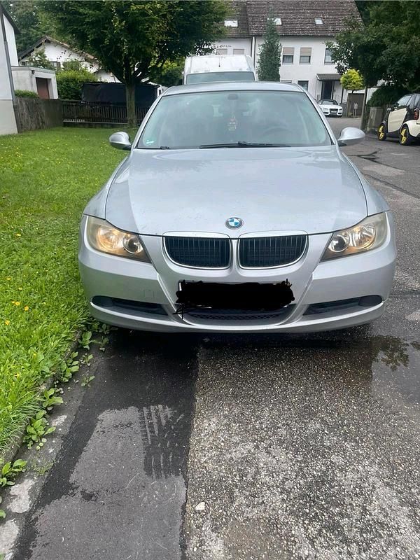 Grau Gebraucht 2008 BMW 318 Limousine | 2.790 € (Superpreis) - Bild 1/4