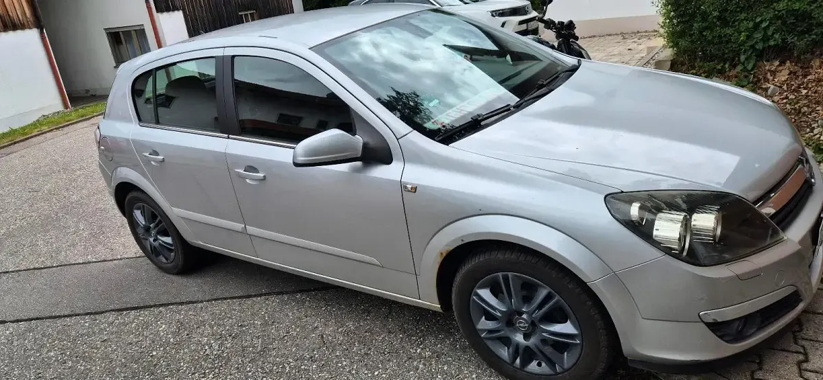 Gebraucht Opel Astra 105 PS (77 kW) 2004 Silber Limousine