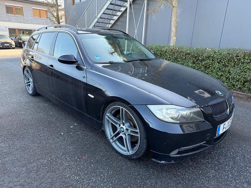 Gebraucht BMW 330 Performance 231 PS (169 kW) 2005 Schwarz Kombi