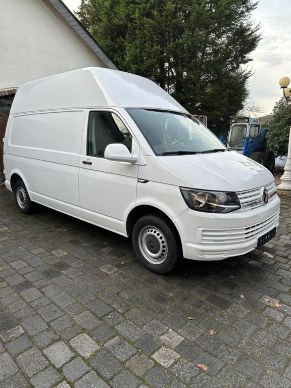Weiß Gebraucht 2016 VW T6 Van | 17.990 € (Guter Preis) - Bild 1/4