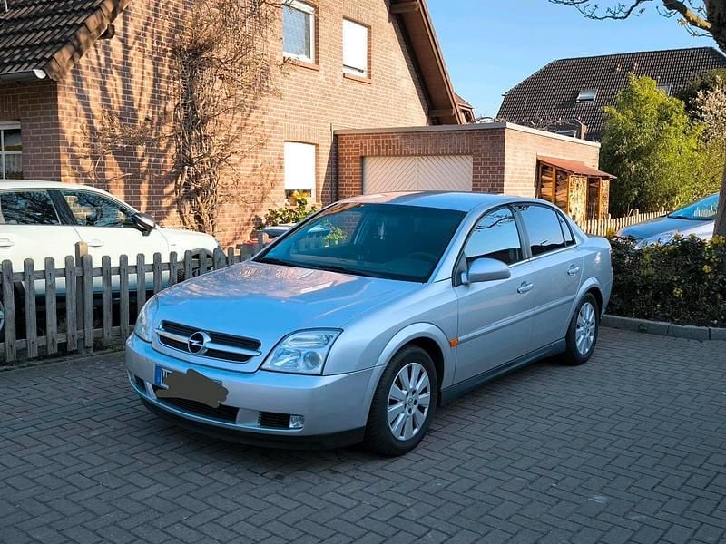 Silber Gebraucht 2002 Opel Vectra Limousine | 1.150 € - Bild 1/4
