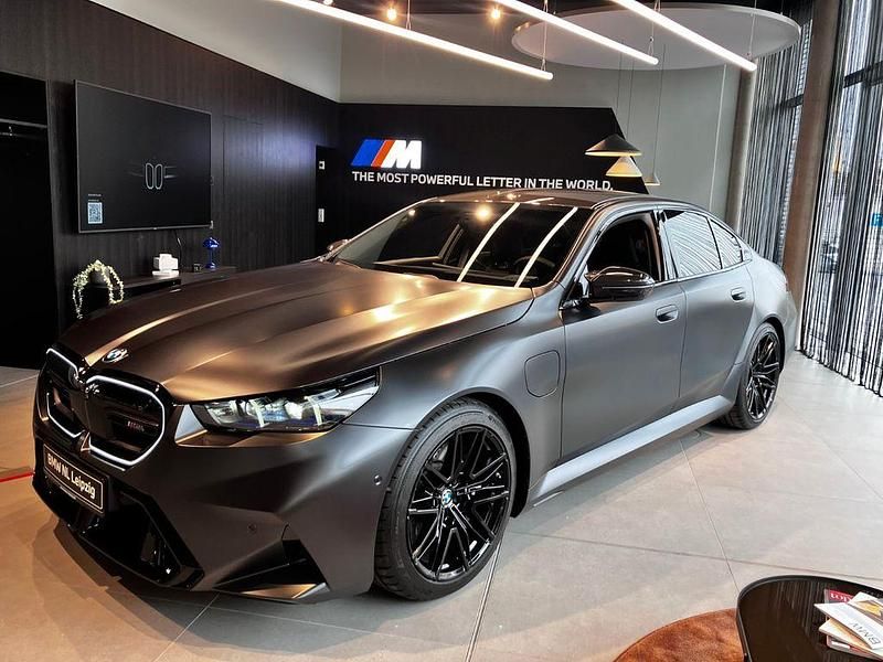 Gebraucht BMW M5 Basis 727 PS (534 kW) 2025 Grau Limousine