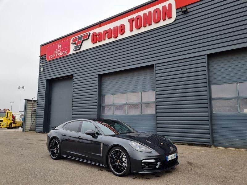 Grau Gebraucht 2022 Porsche Panamera Limousine | 100.200 € - Bild 1/4