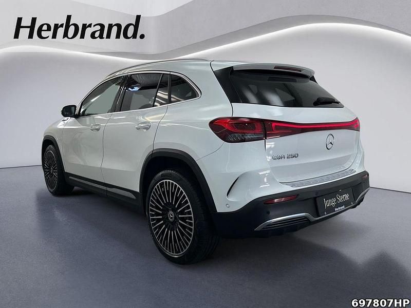 Gebraucht Mercedes EQA250 AMG line 139 kW (190 PS) 2022 Unilack polarweiß SUV