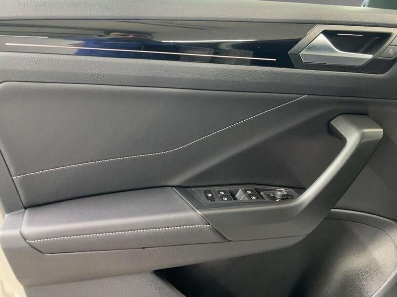 Gebraucht VW T-Roc 150 PS (110 kW) 2024 Grau SUV