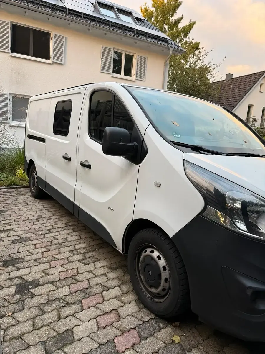 Gebraucht Opel Vivaro 125 PS (91 kW) 2017 Weiß Van / Kleinbus