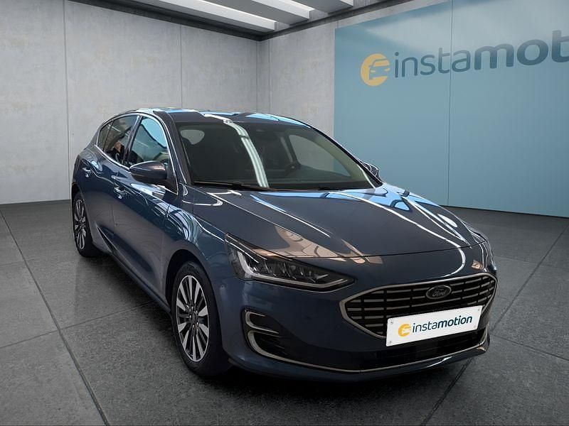 Używany Ford Focus Titanium 155 KM (114 kW) 2022 Niebieski Sedan/Limuzyna