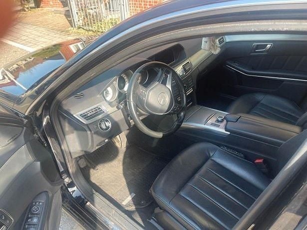 Second-hand Mercedes E300 Edition 231 CP (169 kW) 2017 Negru Berlinǎ