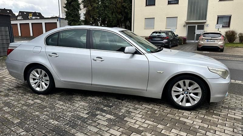 Gebraucht BMW 520 170 PS (125 kW) 2005 Silber Limousine