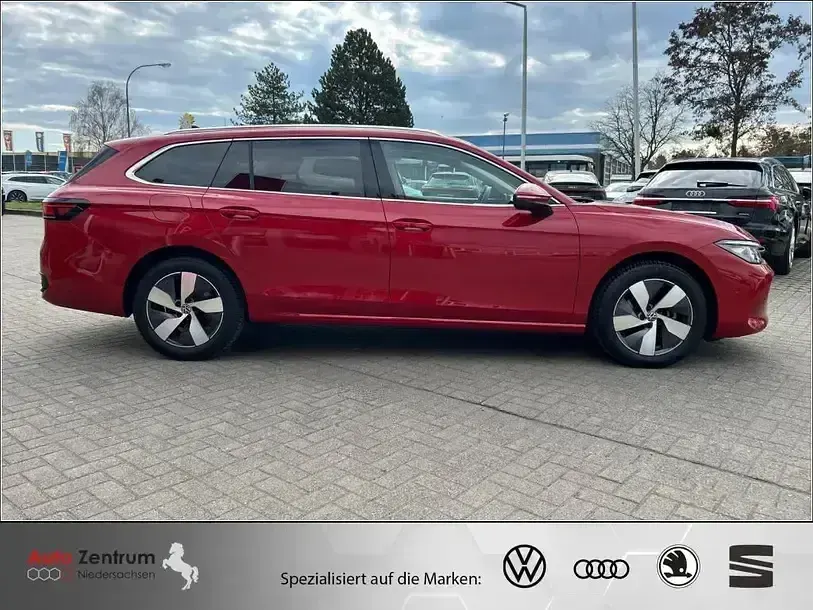 Gebraucht VW Passat Business 150 PS (110 kW) 2024 Chili red metallic Kombi
