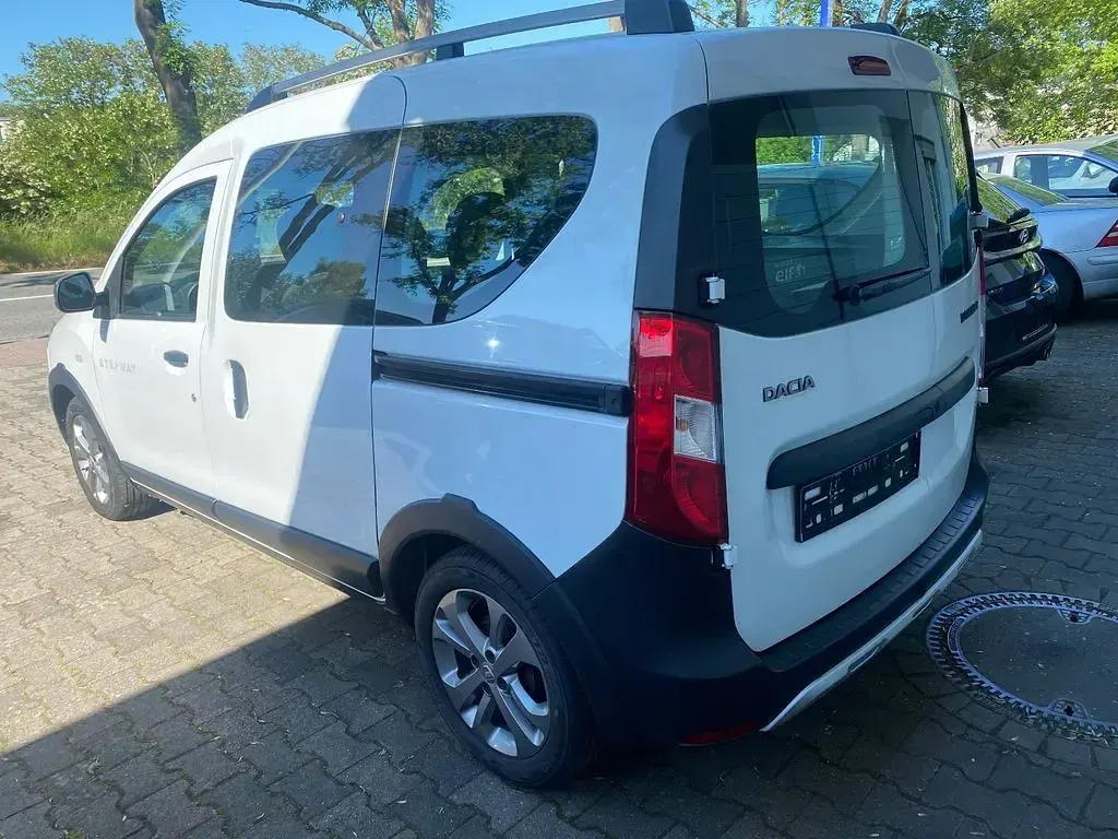 Używany Dacia Dokker Stepway 116 KM (85 kW) 2017 Biały Minivan