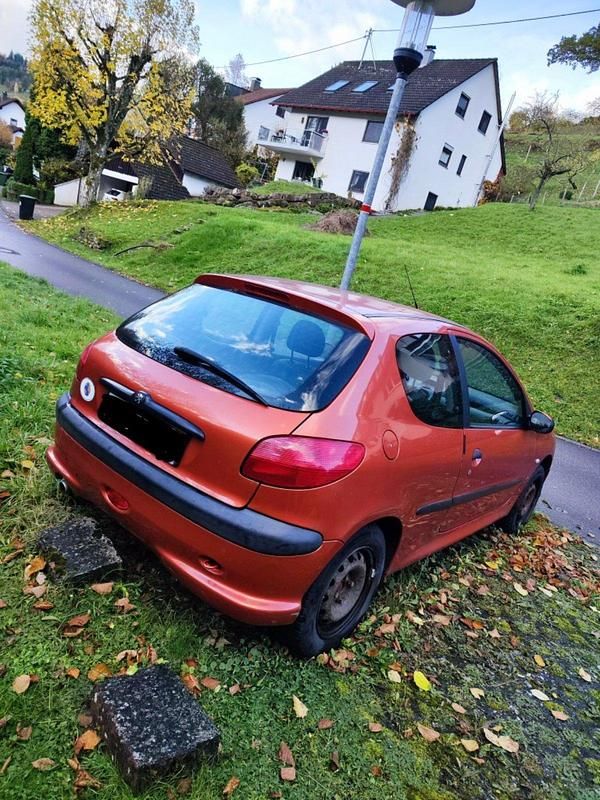 Gebraucht Peugeot 206 75 PS (55 kW) 2000 Orange Kleinwagen