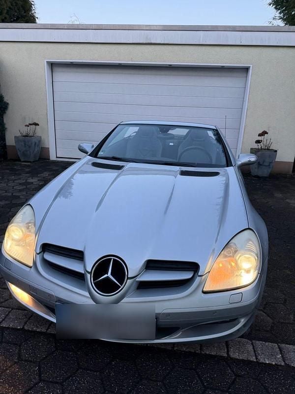 Second-hand Mercedes SLK200 163 CP (119 kW) 2004 Argintiu Cabrio
