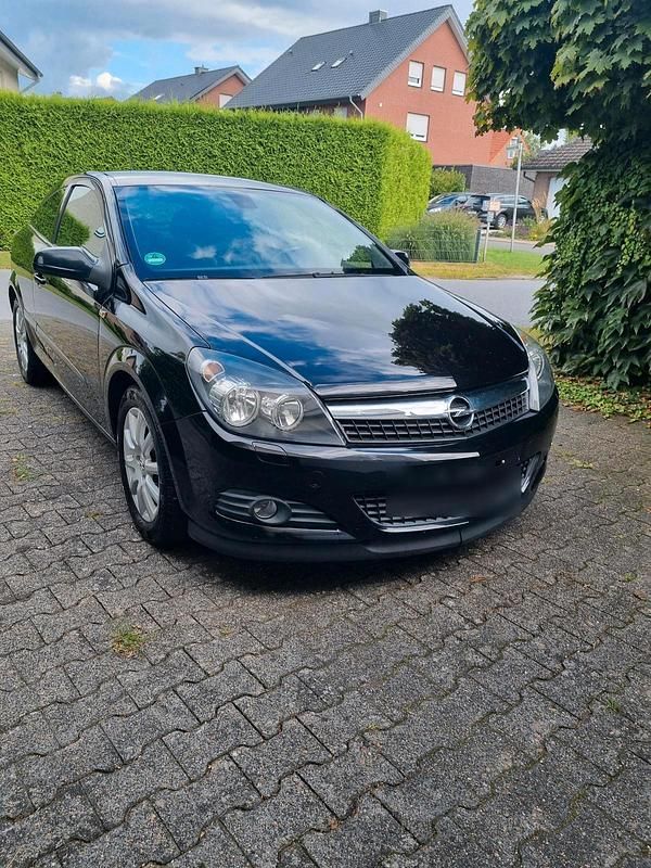 Schwarz Gebraucht 2009 Opel Astra GTC Coupé | 2.350 € (Fairer Preis) - Bild 1/4