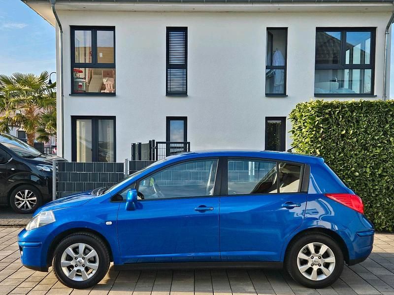 Gebraucht Nissan Tiida Acenta 110 PS (80 kW) 2010 Blau Limousine