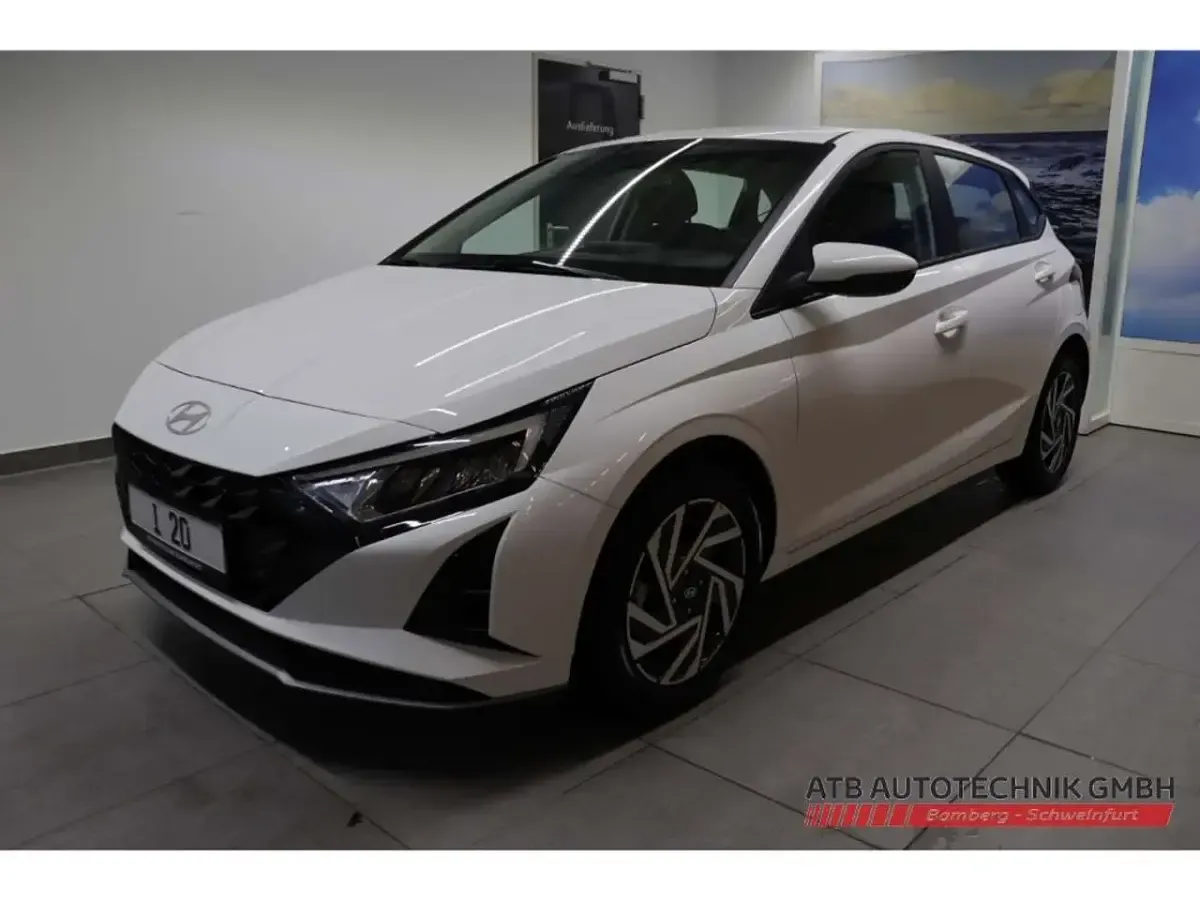 Neu Hyundai i20 Trend 90 PS (66 kW) 2026 Schwarz Limousine