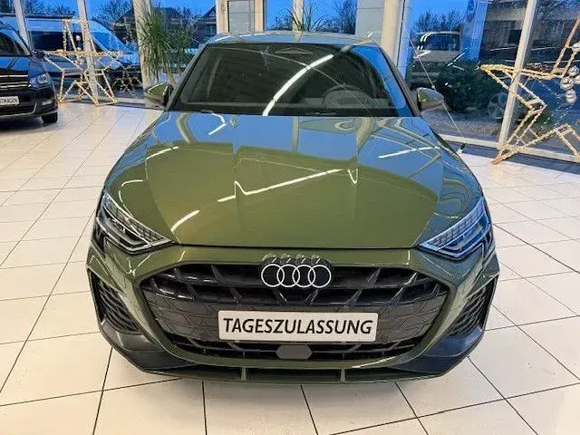 Używany Audi A3 S-Line 204 KM (150 kW) 2025 Zielony Sedan/Limuzyna