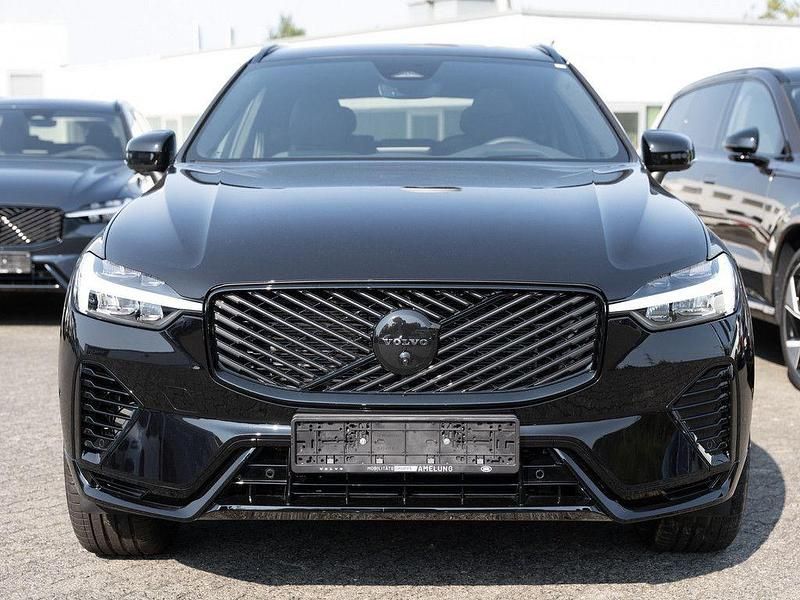 Neu Volvo XC60 Plus 455 PS (334 kW) 2025 Onyx schwarz SUV