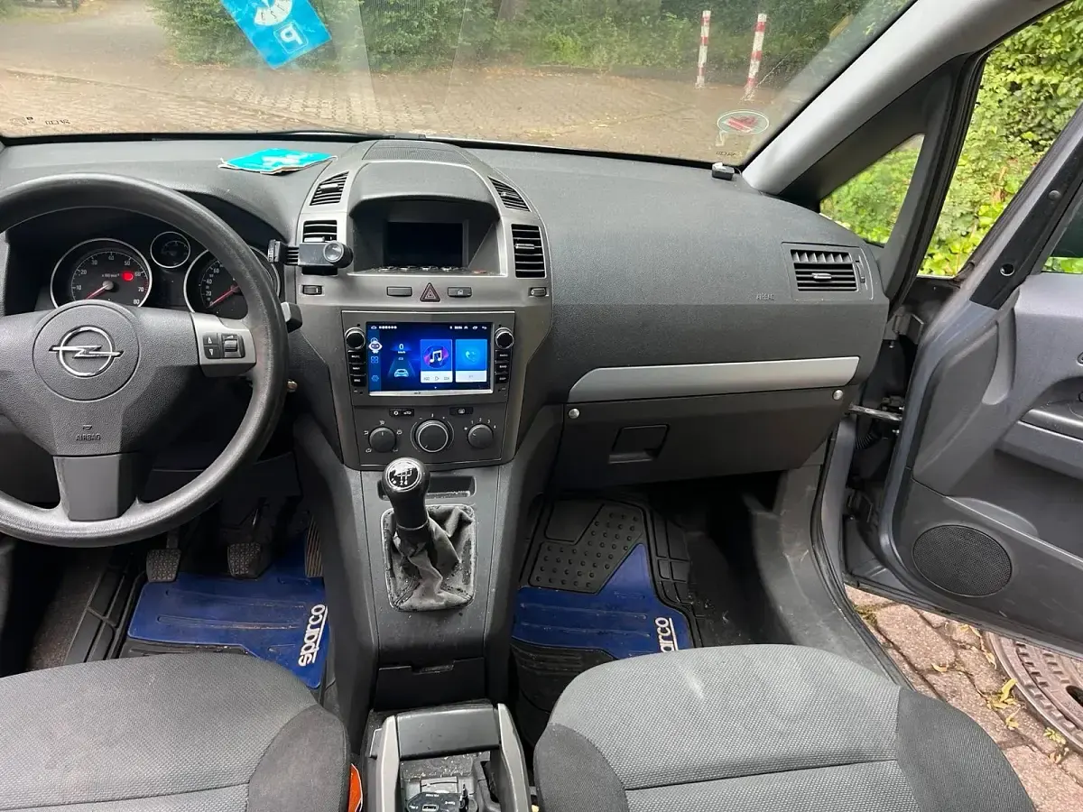 Gebraucht Opel Zafira 137 PS (100 kW) 2005 Silber Van / Kleinbus
