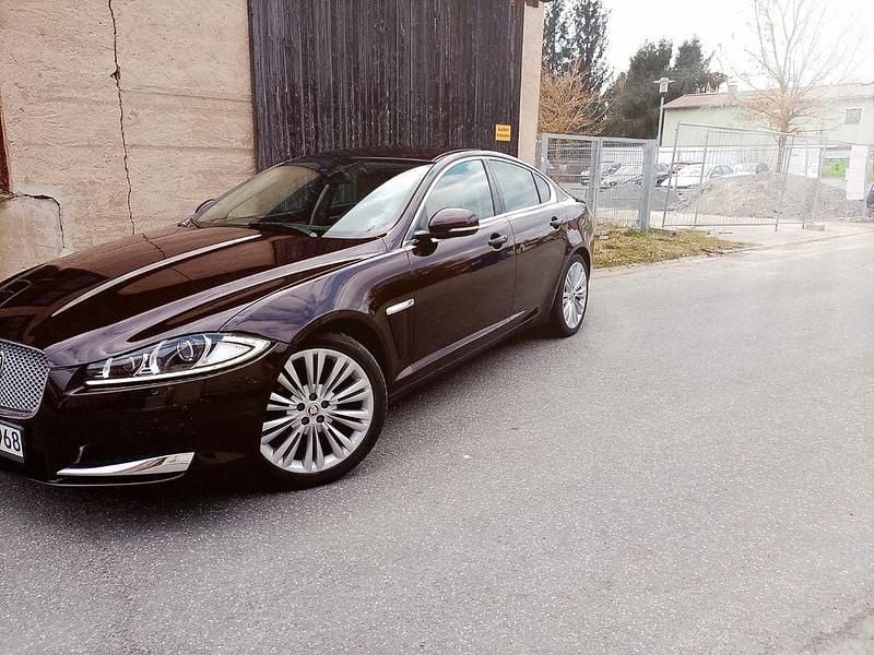 Gebraucht Jaguar XF 241 PS (177 kW) 2011 Limousine