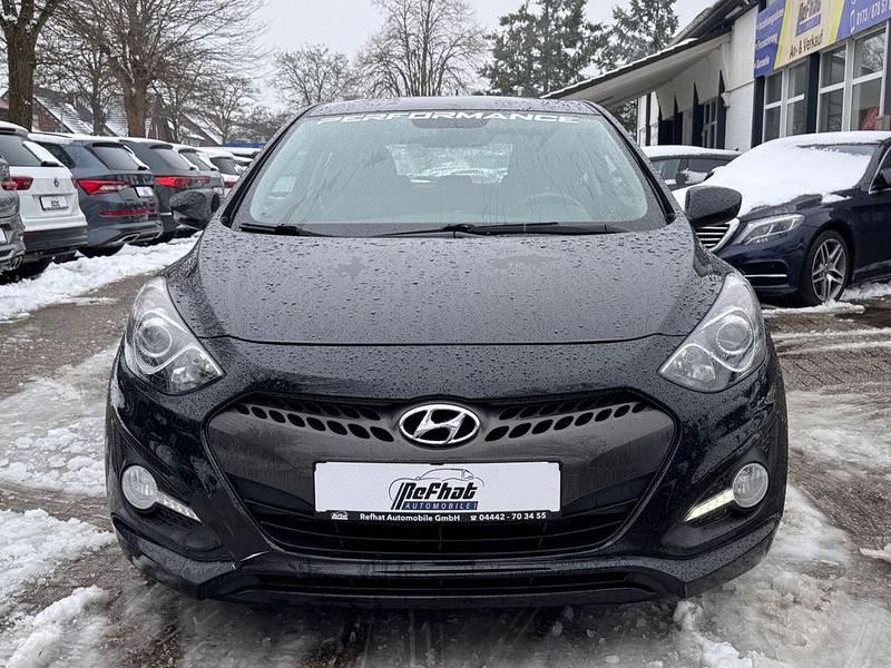 Gebraucht Hyundai i30 Classic 99 PS (72 kW) 2013 Schwarz Coupé