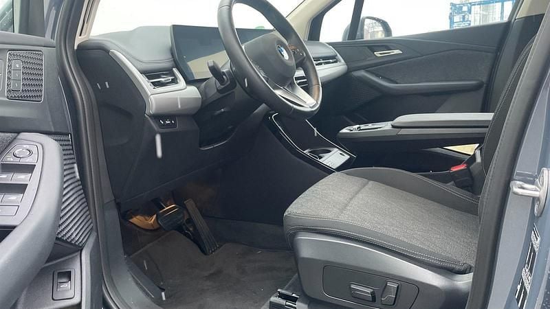 Gebraucht BMW 218 Active Tourer Efficient Dynamics 150 PS (110 kW) 2024 Sparkling kupfergrau metallic Van / Kleinbus