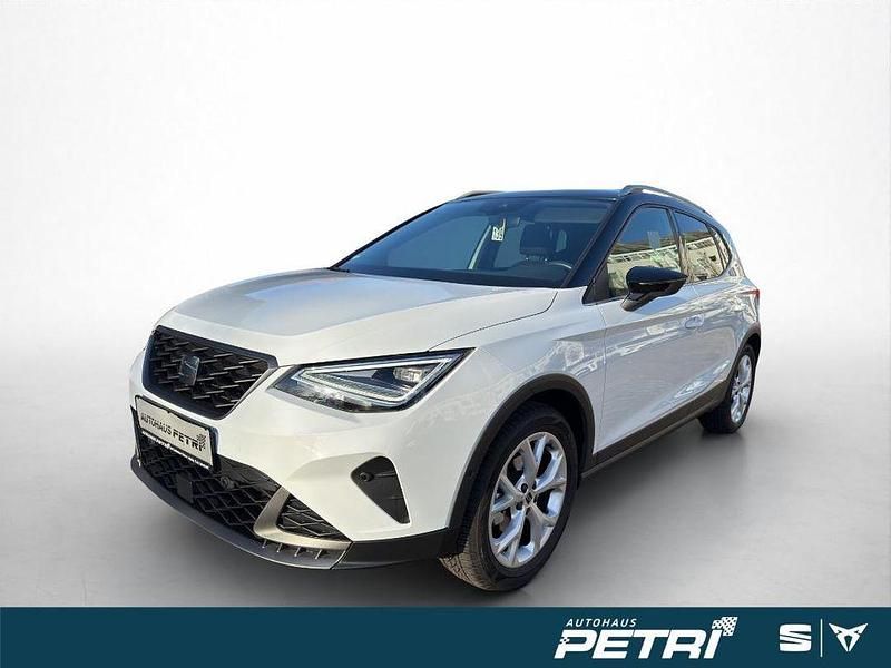 Weiß Gebraucht 2023 Seat Arona FR SUV | 18.990 € (Fairer Preis) - Bild 1/4