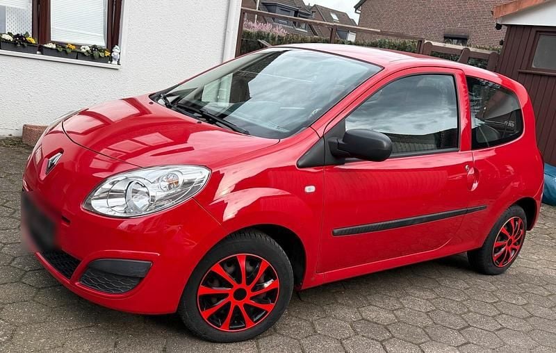 Second-hand Renault Twingo 58 CP (42 kW) 2011 Roșu Hatchback