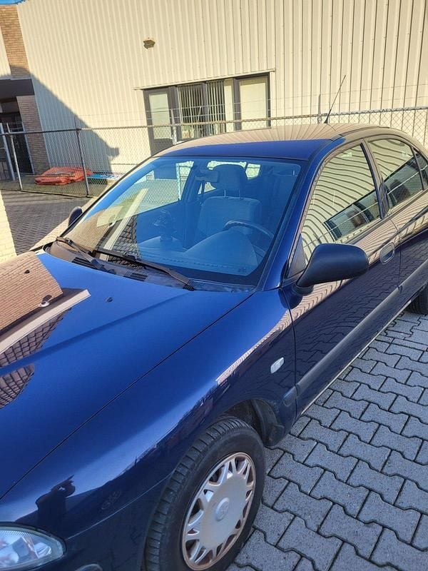 Gebraucht Mitsubishi Carisma 100 PS (73 kW) 2001 Blau Limousine