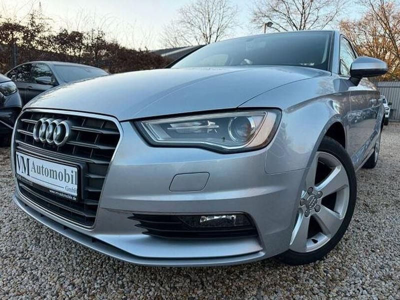 Silber Gebraucht 2016 Audi A3 Sport Limousine | 13.890 € (Guter Preis) - Bild 1/4