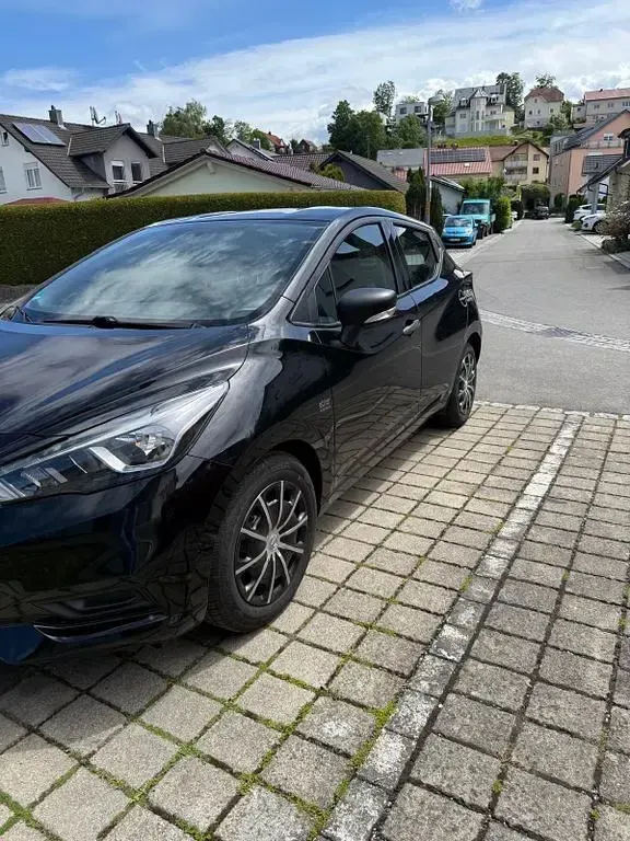 Gebraucht Nissan Micra Acenta 71 PS (52 kW) 2018 Schwarz Kleinwagen