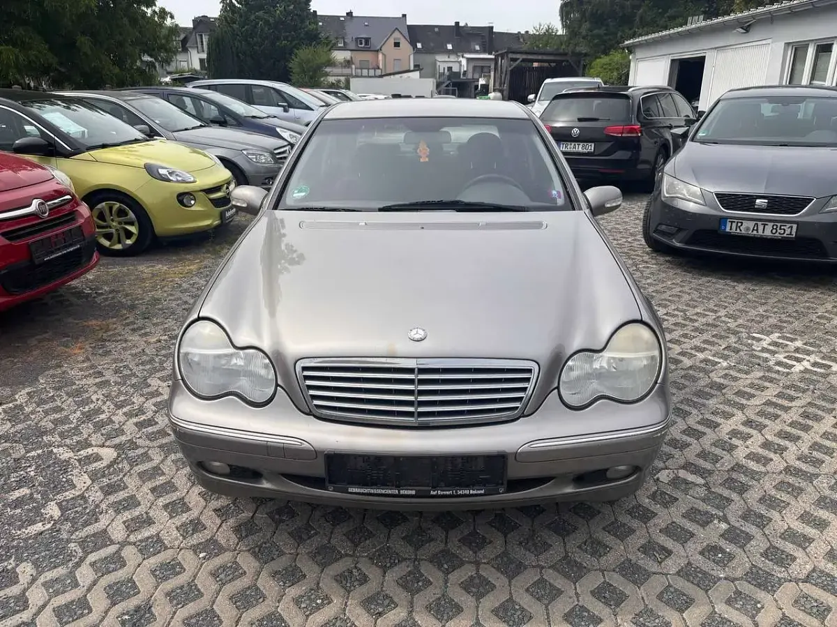 Gebraucht Mercedes C200 163 PS (119 kW) 2004 Cubanitsilber  metallic Limousine
