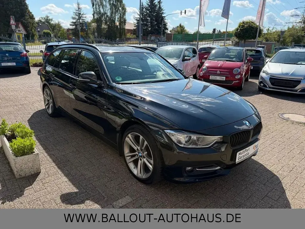Gebraucht BMW 318 Sport Line 143 PS (105 kW) 2014 Schwarz Limousine