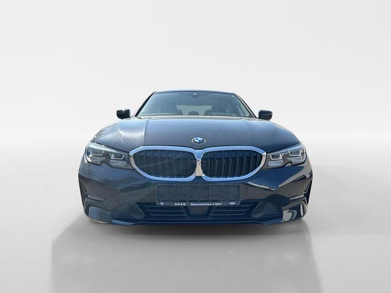 Gebraucht BMW 330e Advantage 292 PS (214 kW) 2021 Schwarz Limousine