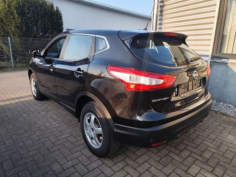 Gebraucht Nissan Qashqai Acenta 131 PS (96 kW) 2016 Schwarz SUV