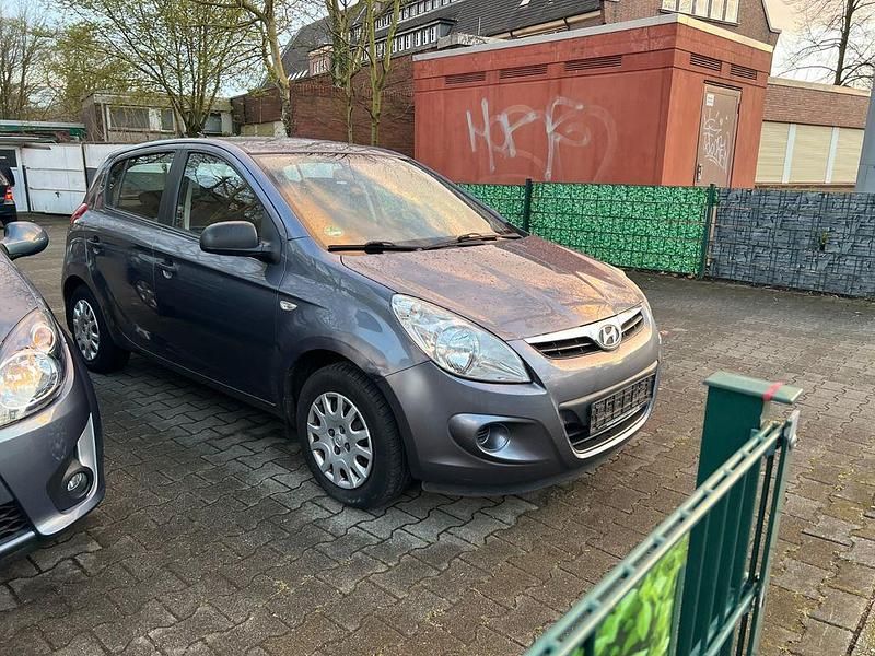 Gebraucht Hyundai i20 Active 77 PS (56 kW) 2010 Grau Kleinwagen