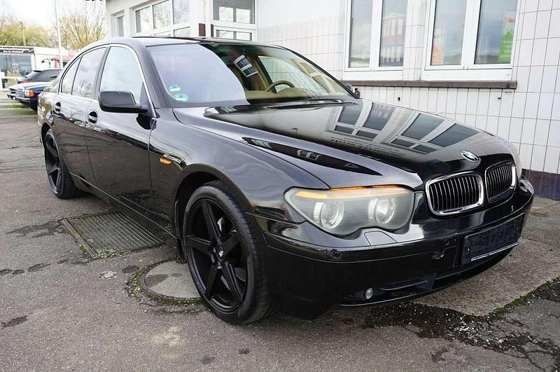 Schwarz Gebraucht 2002 BMW 745 Limousine | 6.900 € (Etwas zu teuer) - Bild 1/4