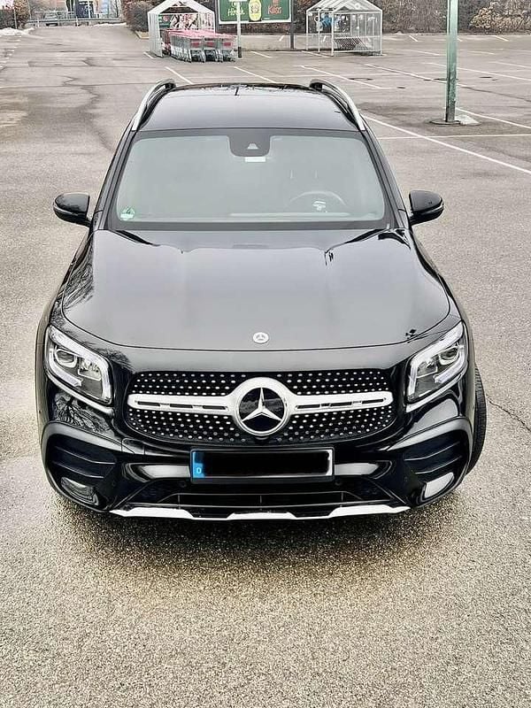 Gebraucht Mercedes GLB200 163 PS (119 kW) 2022 Schwarz SUV