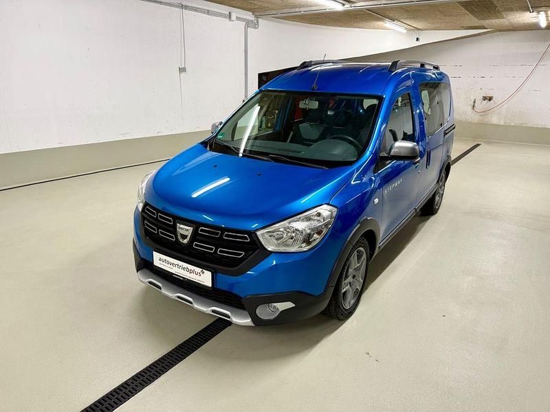 Gebraucht Dacia Dokker Stepway 95 PS (69 kW) 2019 Adriablau Van / Kleinbus