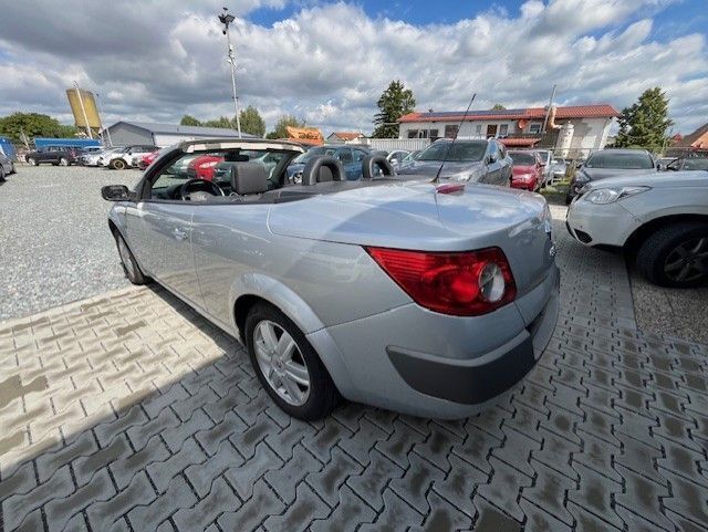 Gebraucht Renault Mégane Cabriolet Dynamique 113 PS (83 kW) 2005 Silber Cabrio