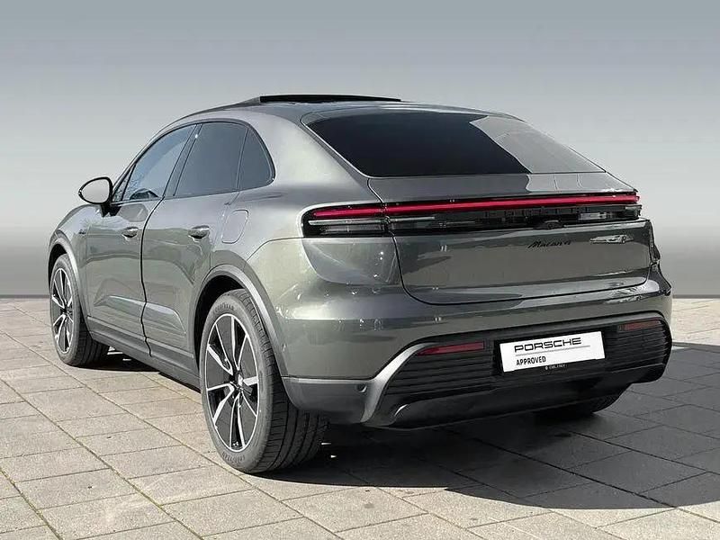 Gebraucht Porsche Macan 300 kW (408 PS) 2024 Aventuringrünmetallic SUV