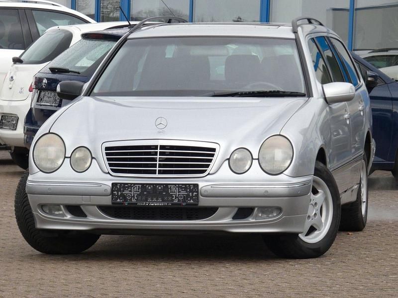 Silber Gebraucht 2003 Mercedes E220 Elegance Kombi | 2.990 € (Guter Preis) - Bild 1/4