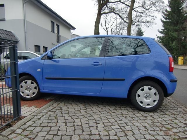 Używany VW Polo Comfortline 87 KM (63 kW) 2002 Niebieski Hatchback
